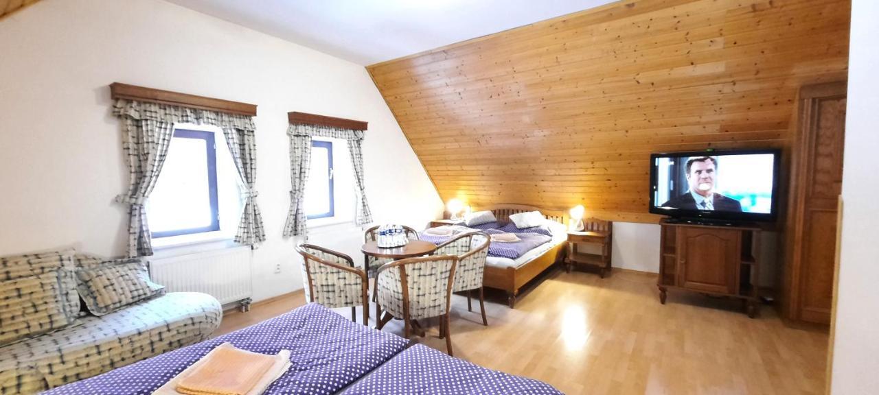Hotel Perla Jizery Йозефув-Дул Экстерьер фото