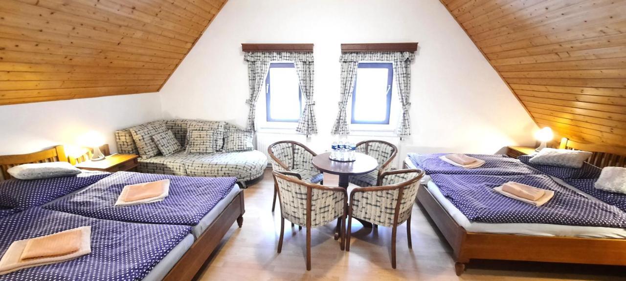Hotel Perla Jizery Йозефув-Дул Экстерьер фото