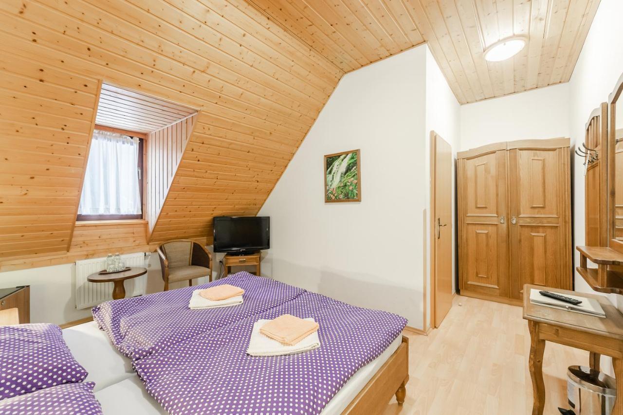 Hotel Perla Jizery Йозефув-Дул Экстерьер фото