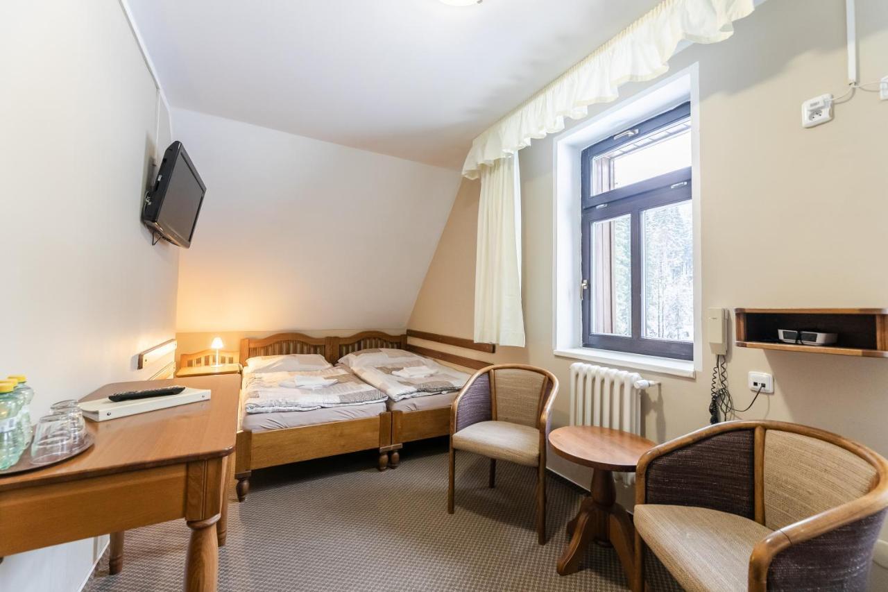 Hotel Perla Jizery Йозефув-Дул Экстерьер фото