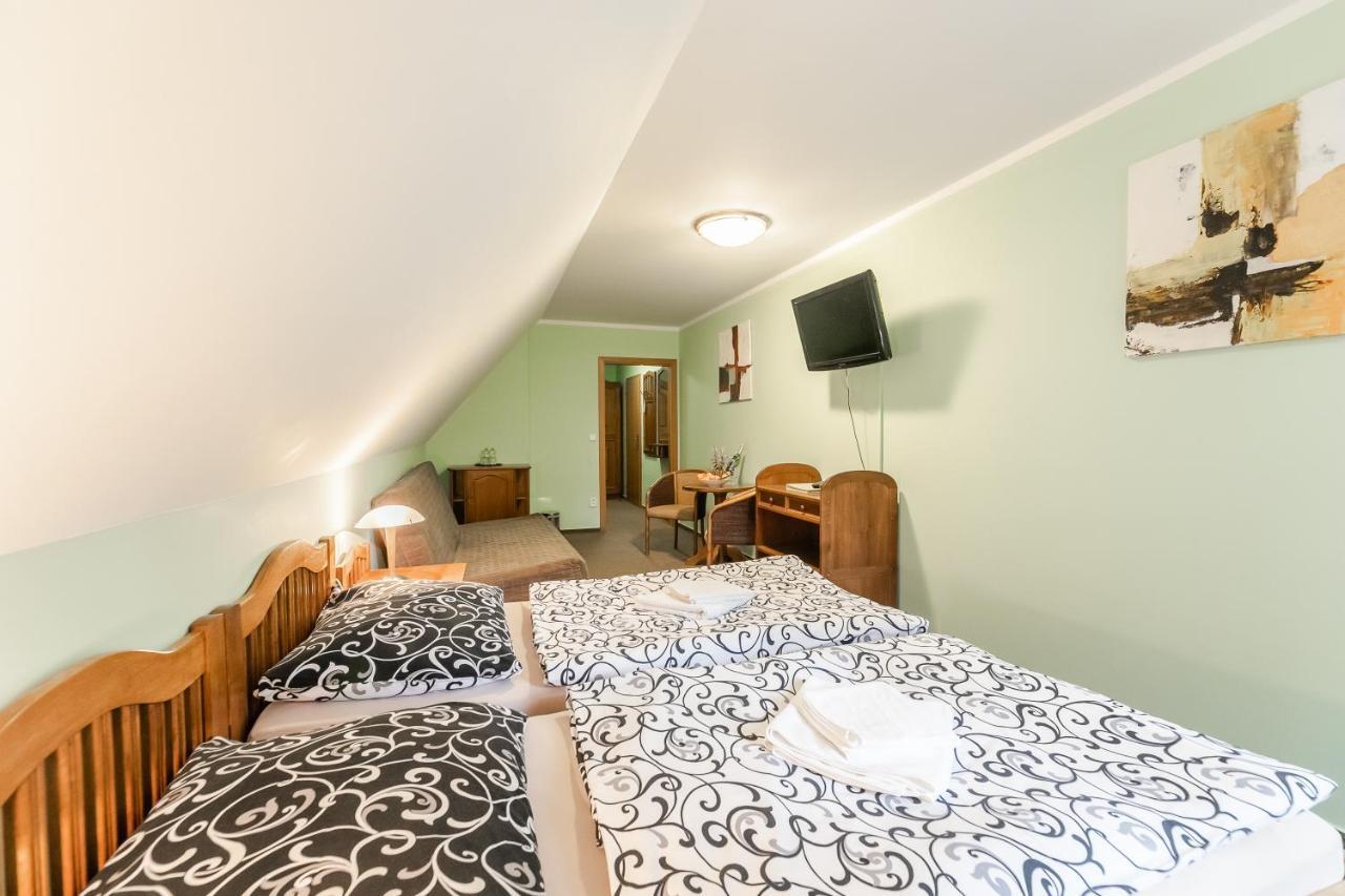 Hotel Perla Jizery Йозефув-Дул Экстерьер фото