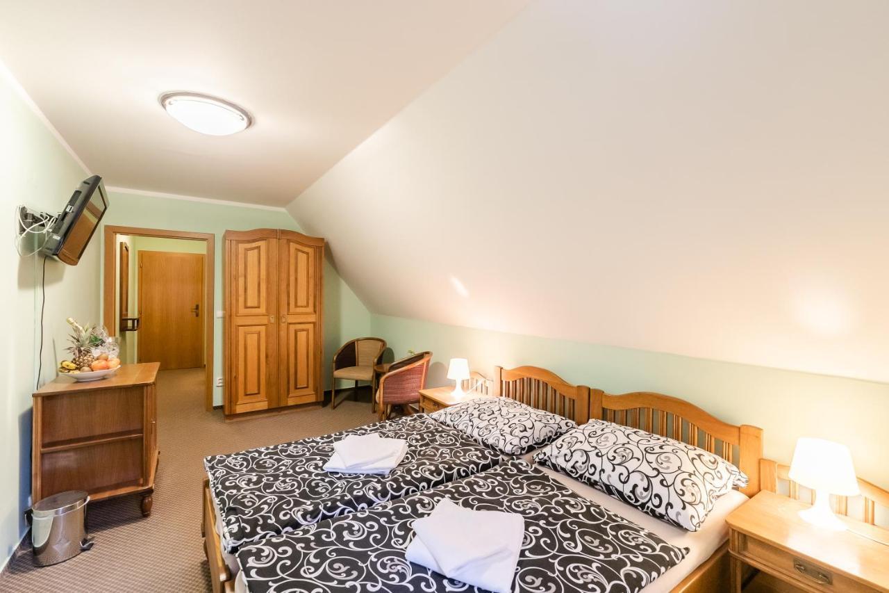 Hotel Perla Jizery Йозефув-Дул Экстерьер фото